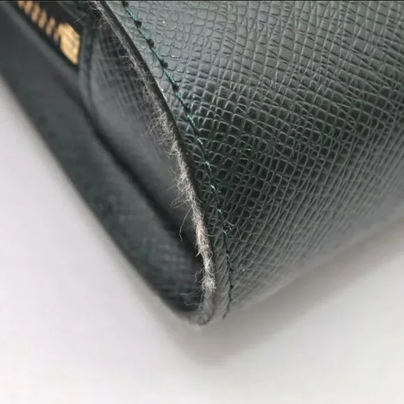 AUTHENTIC LOUIS VUITTON TAIGA BAIKAL GREEN LEATHER CLUTCH BAG - Picture 8 of 12